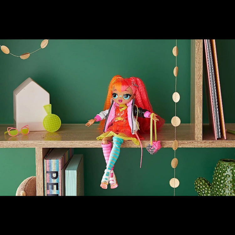 L.O.L. Surprise 707 O.M.G Fierce Dolls- Neonlicious