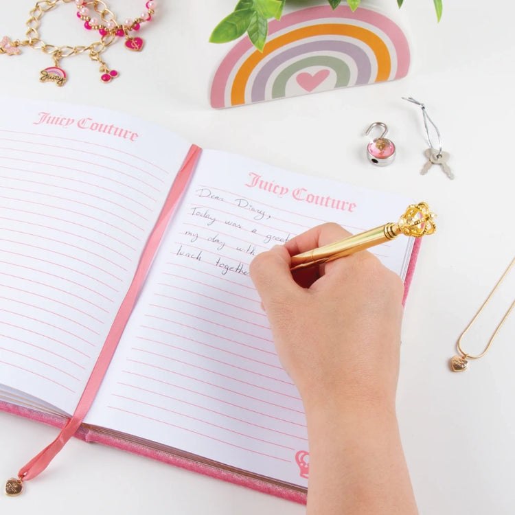 Juicy Couture Journal And Necklace Set