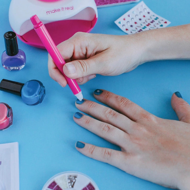 https://cdn.shopify.com/s/files/1/0765/0338/4338/files/Glitter Dream Nail Spa- 9 Pcs