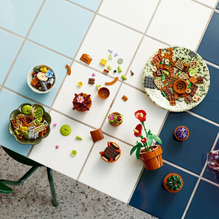 Tiny Plants - 758 Pcs