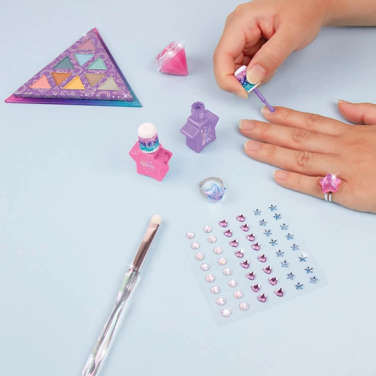 https://cdn.shopify.com/s/files/1/0765/0338/4338/files/Mystic Crystal Makeup Kit- 9 Pcs