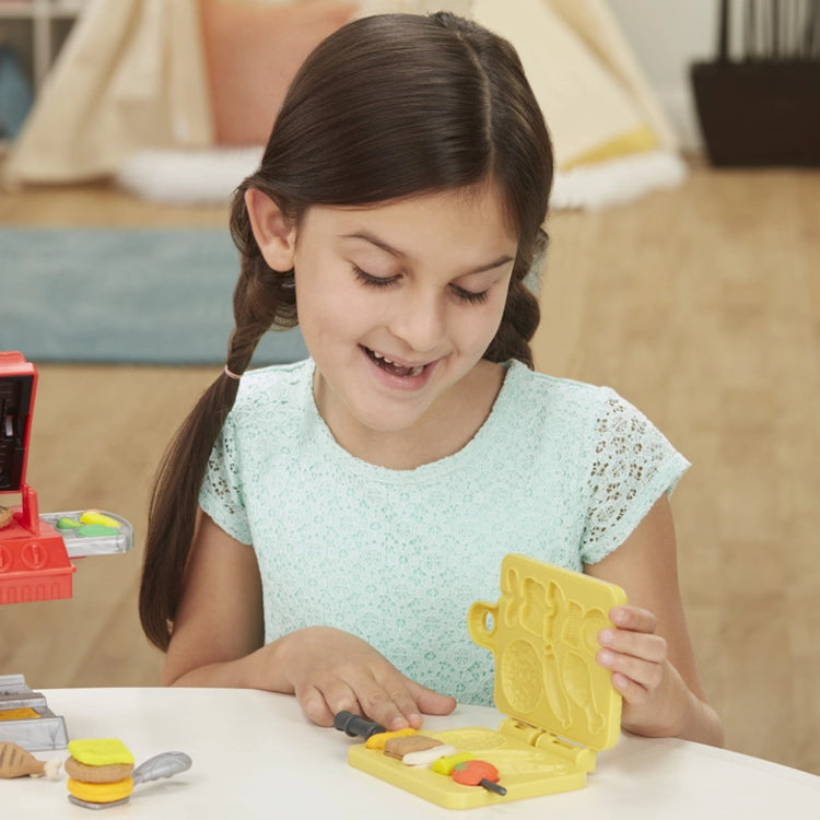 Play-Doh Kitchen Creations Barbecue Grill 'n Stamp Playset